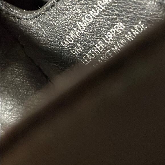 Steve Madden Adult Black Leather Sandals with Gold Hardware. 9 - Picture 4 of 5